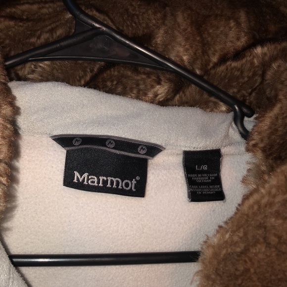 Marmot fur hoodie vest woman’s size L - Picture 4 of 10